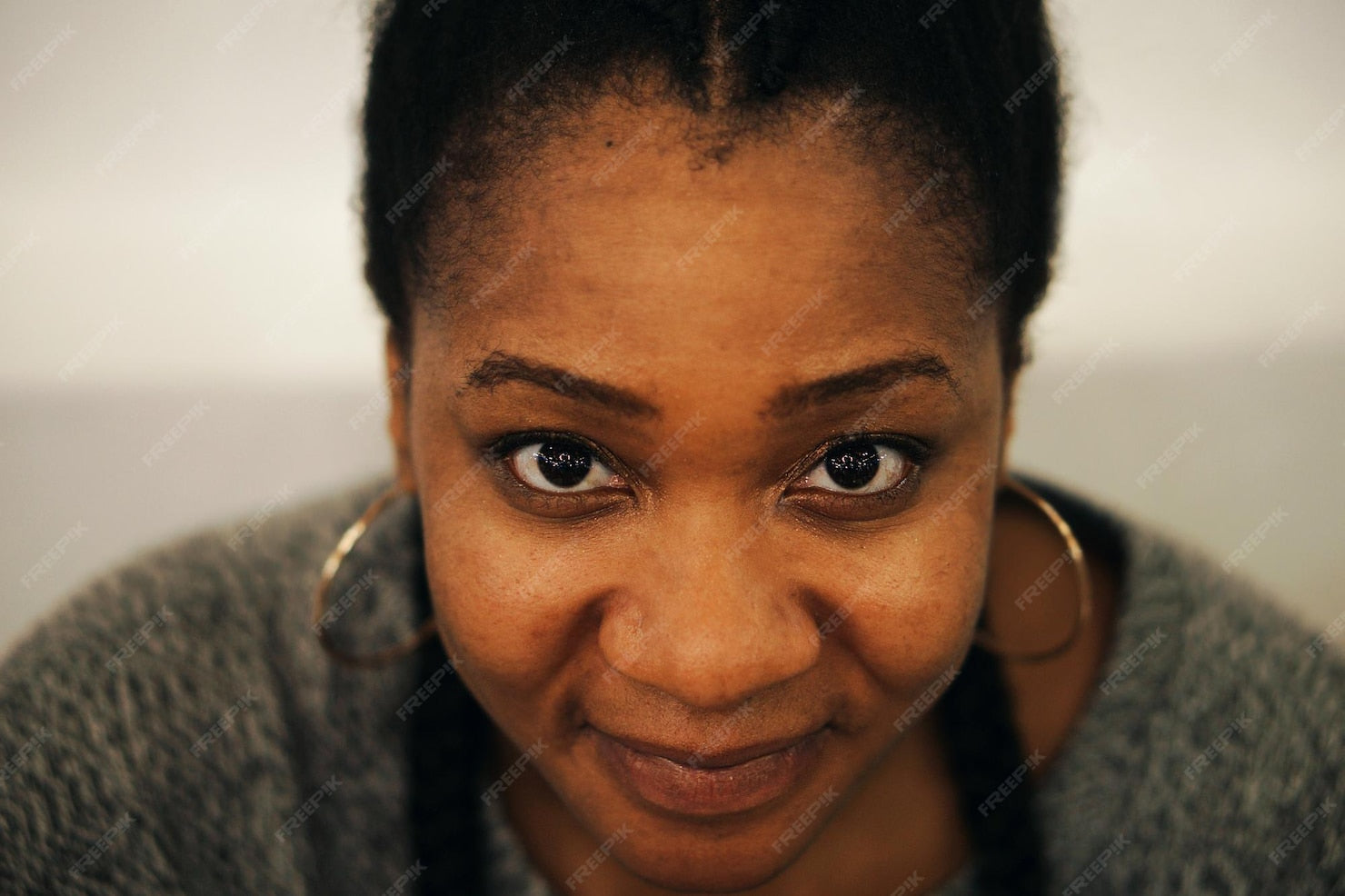files/retrato-em-close-up-de-mulher-sorridente_1048944-7339036.jpg
